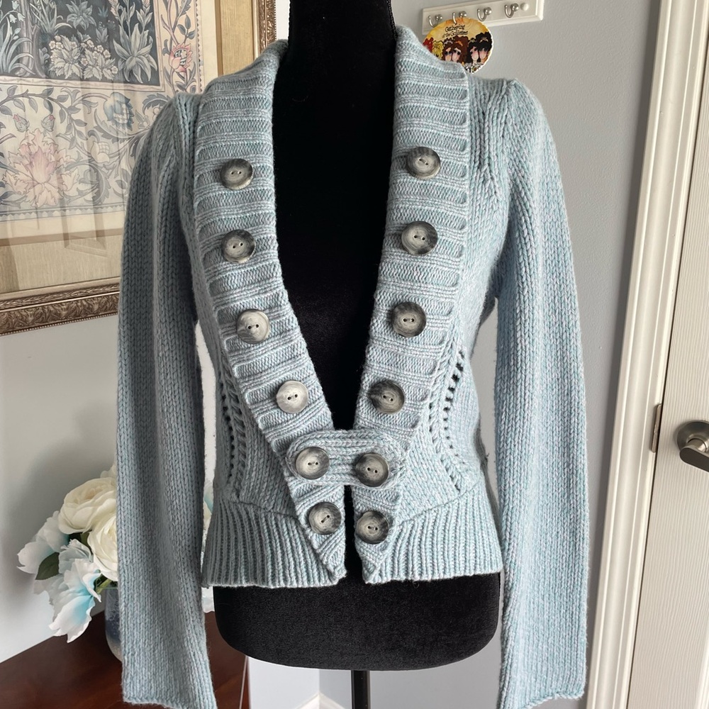 Blue Cardigan Sweater with Ribbed Collar and Fitted Silhouette